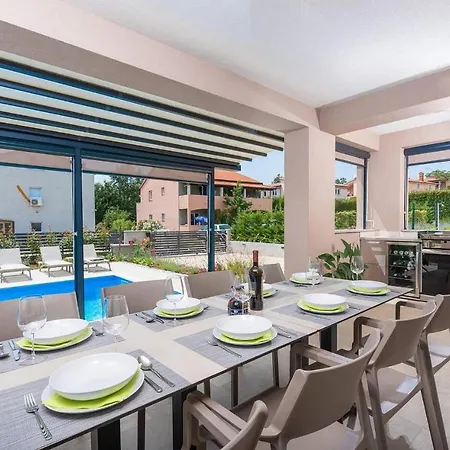 Holiday home Karina *
